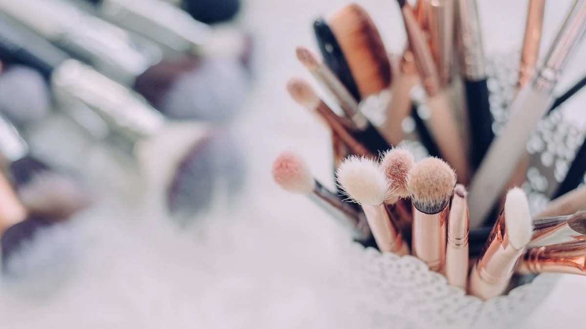 Digital Sabbath Weekend: The Phone Break That Made Sunday Feel Spacious Again photographed in warm natural light