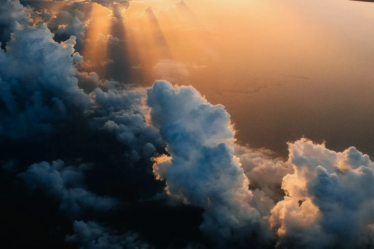 Hydration Routine for Energy: The Tiny Habit That Helped My Afternoons photographed in warm natural light