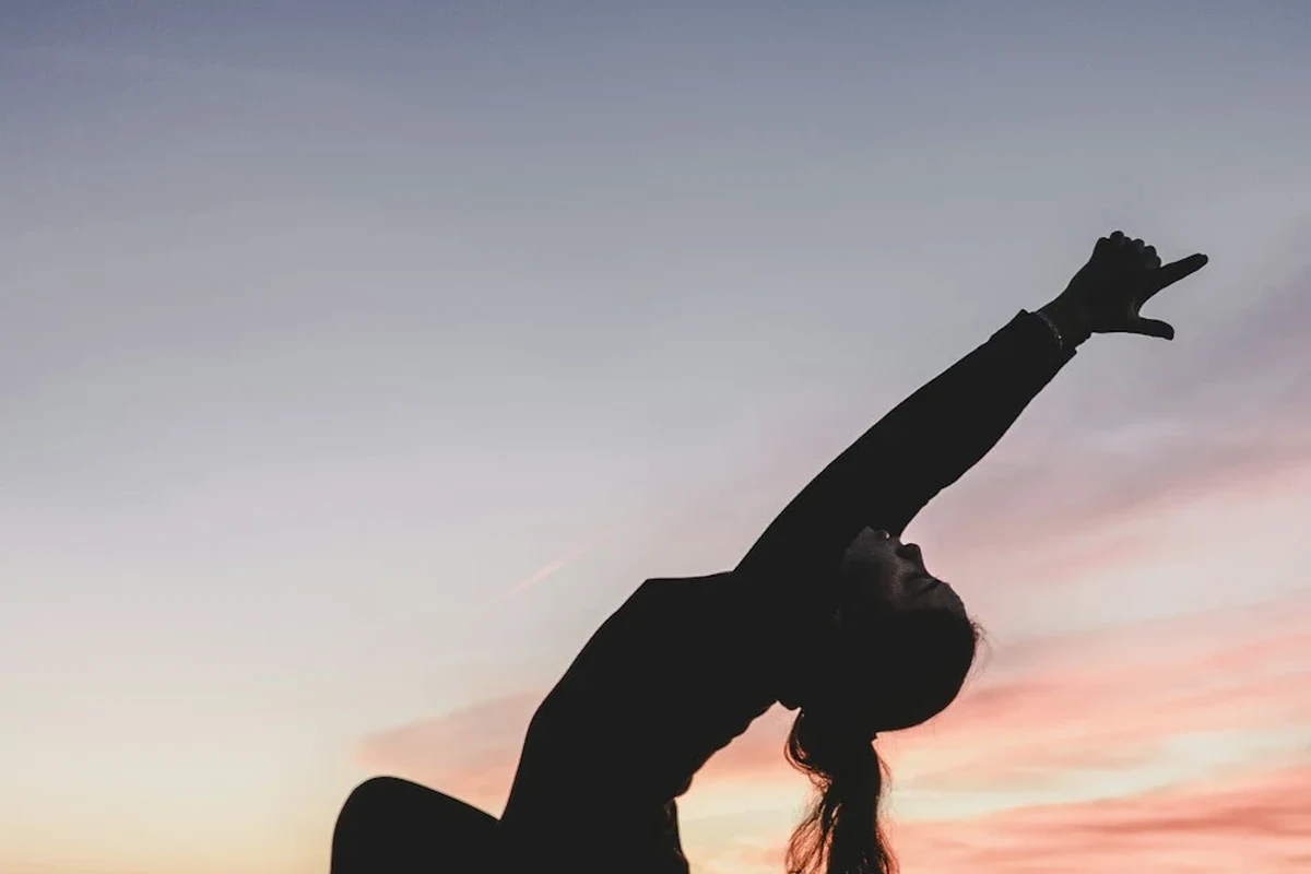 Morning Face Yoga Routine: Five Quiet Minutes Before the Day Begins photographed in warm natural light