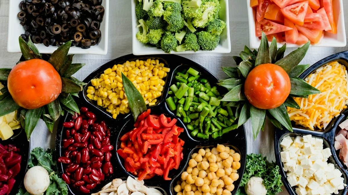 Stress Budget Planning: The Gentle Money Check-In I Do Every Friday photographed in warm natural light